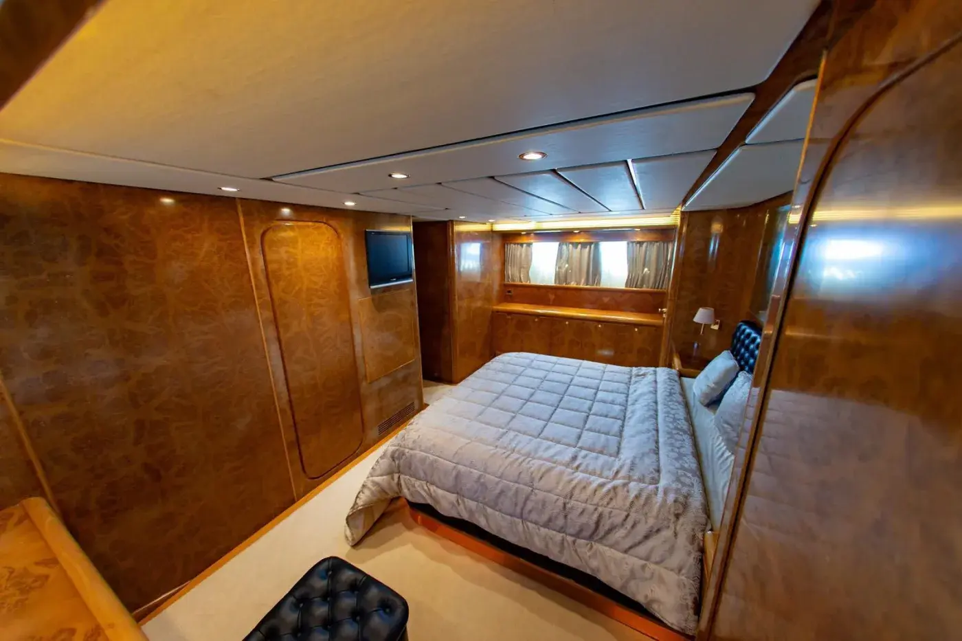 Yacht Y8, Chalong Pier