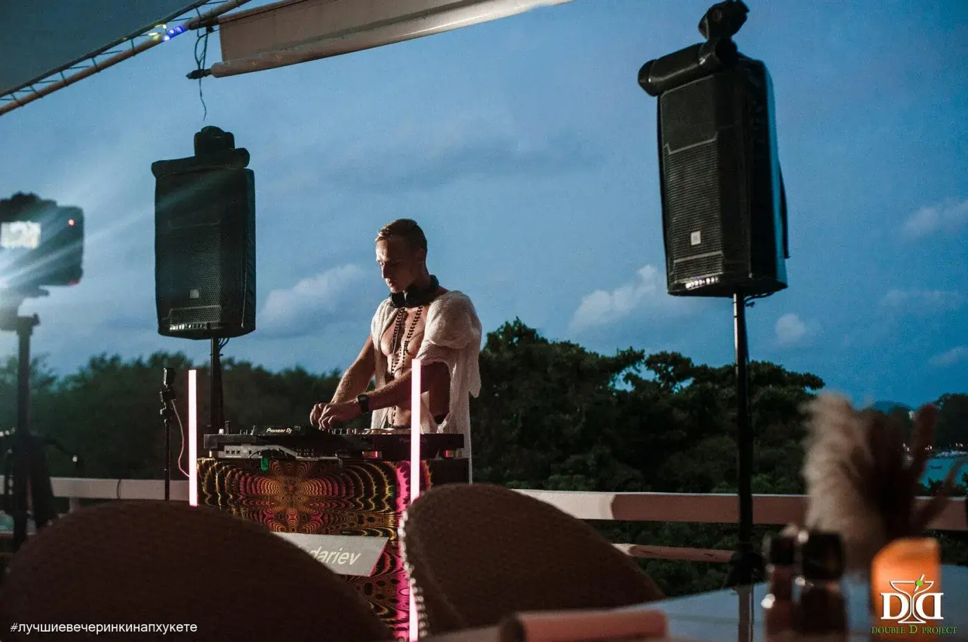 Sunset Therapy at Rustic & Blue — a sunset party with a sea view — photo 3