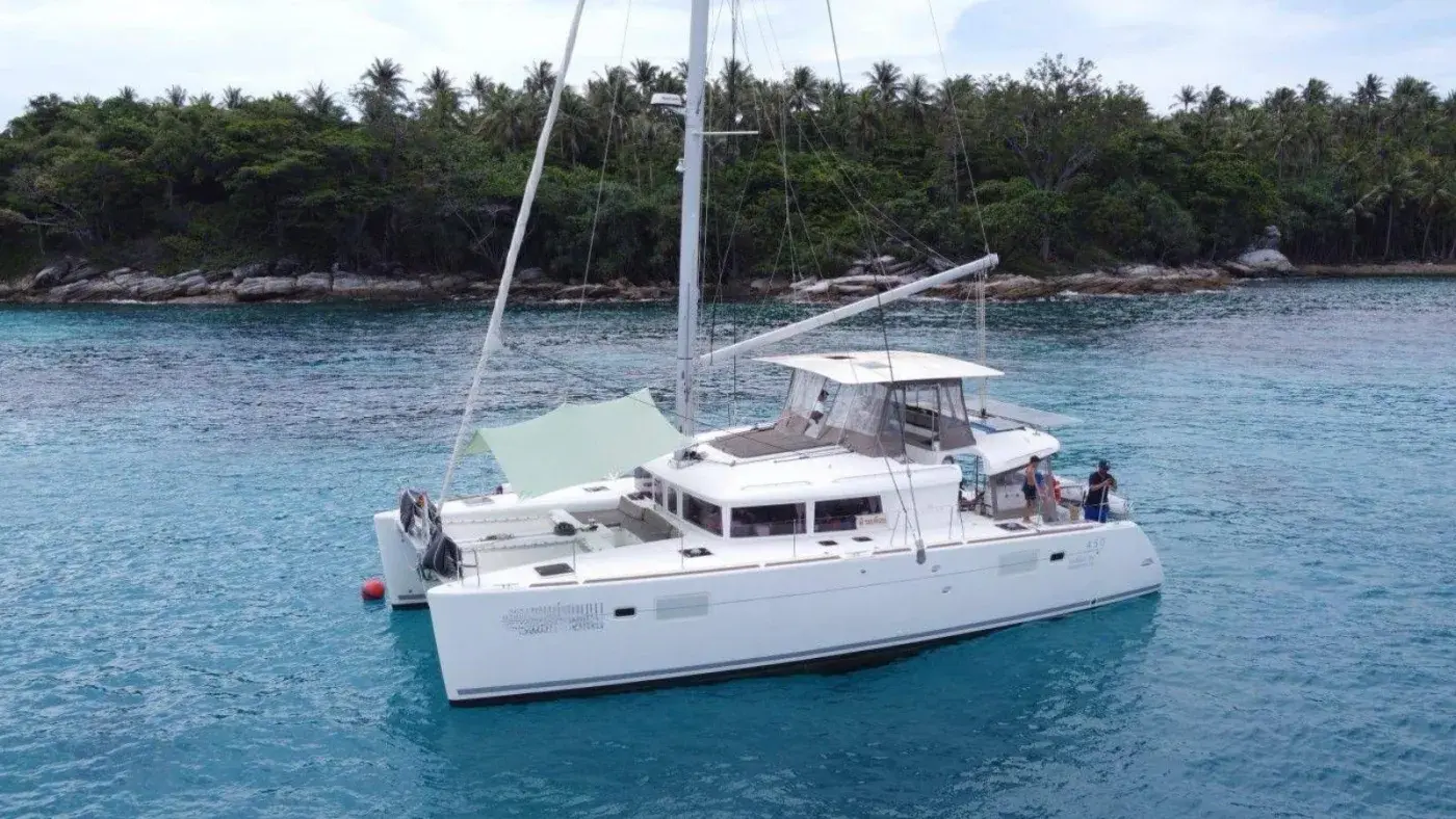 Yacht Y3, Chalong Pier