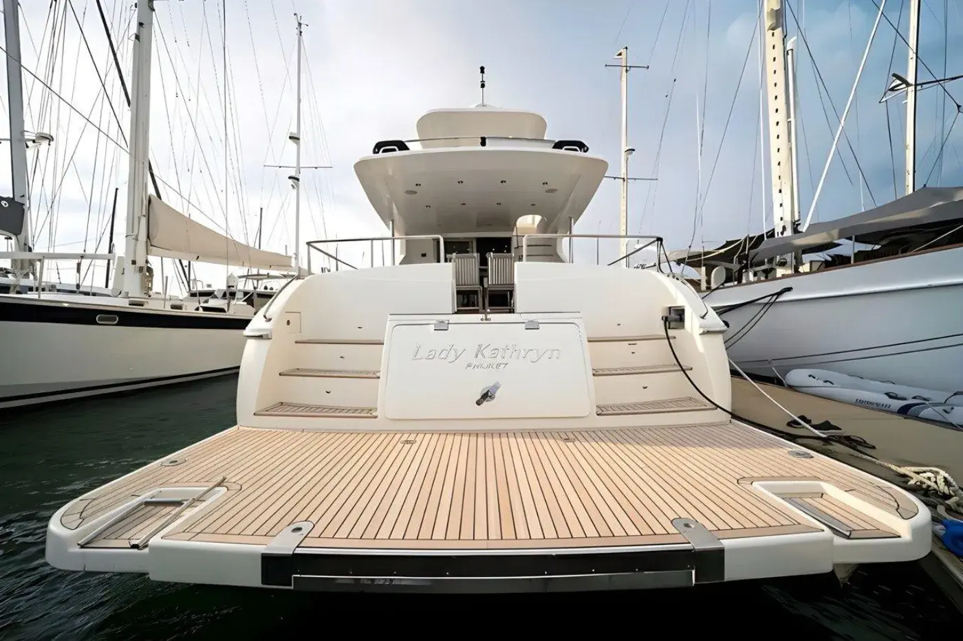 Yacht Y9 Jacuzzi, Ao Po Pier