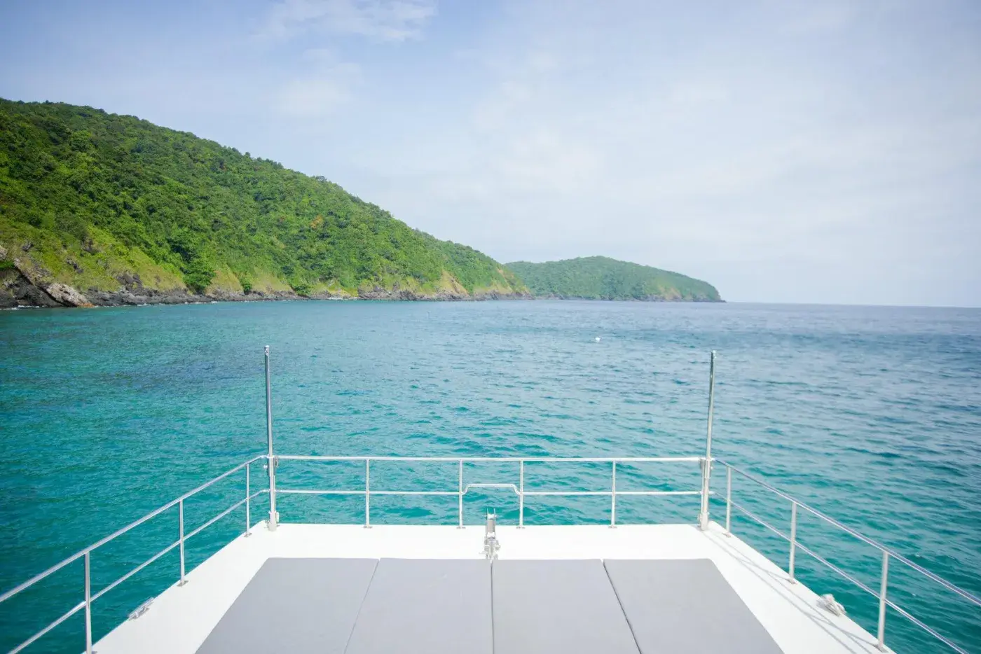 Yacht Y4, Chalong Pier