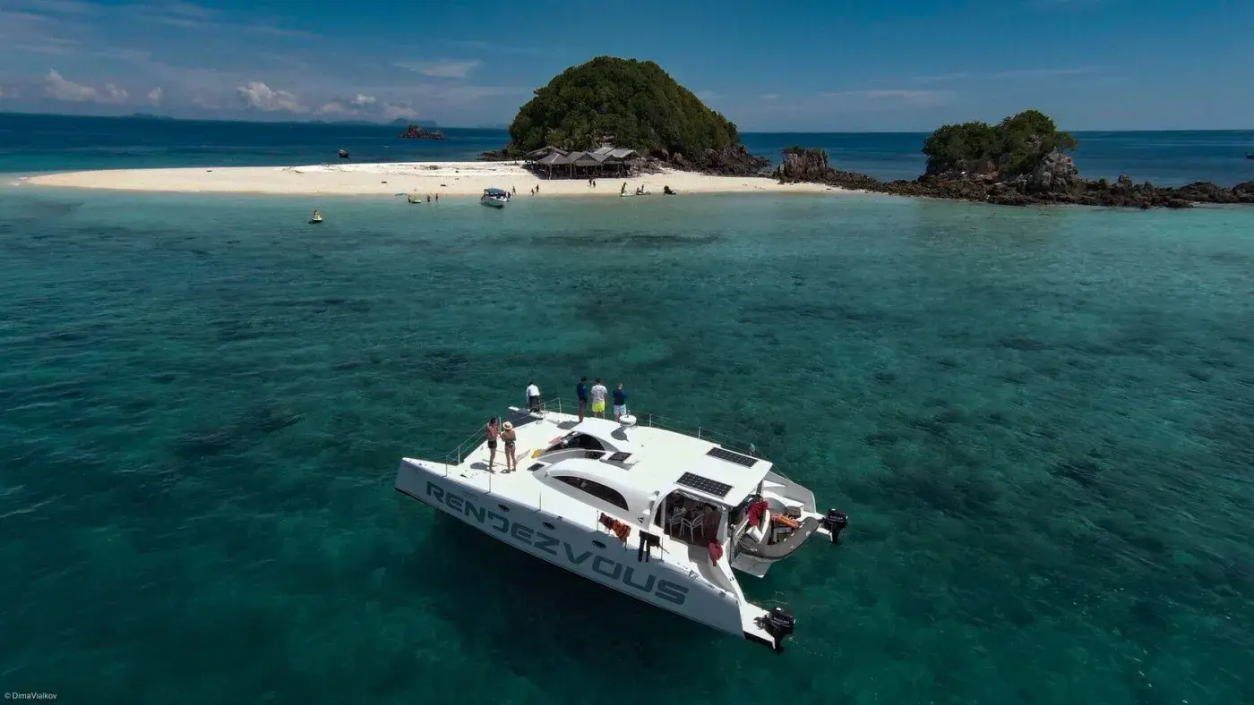 Yacht Y0, Chalong Pier
