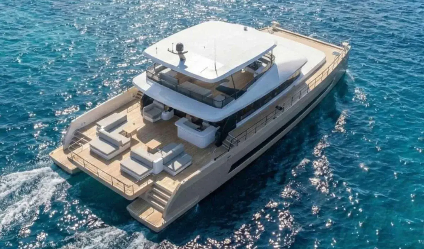 Yacht Y12 P, Ao Po Pier