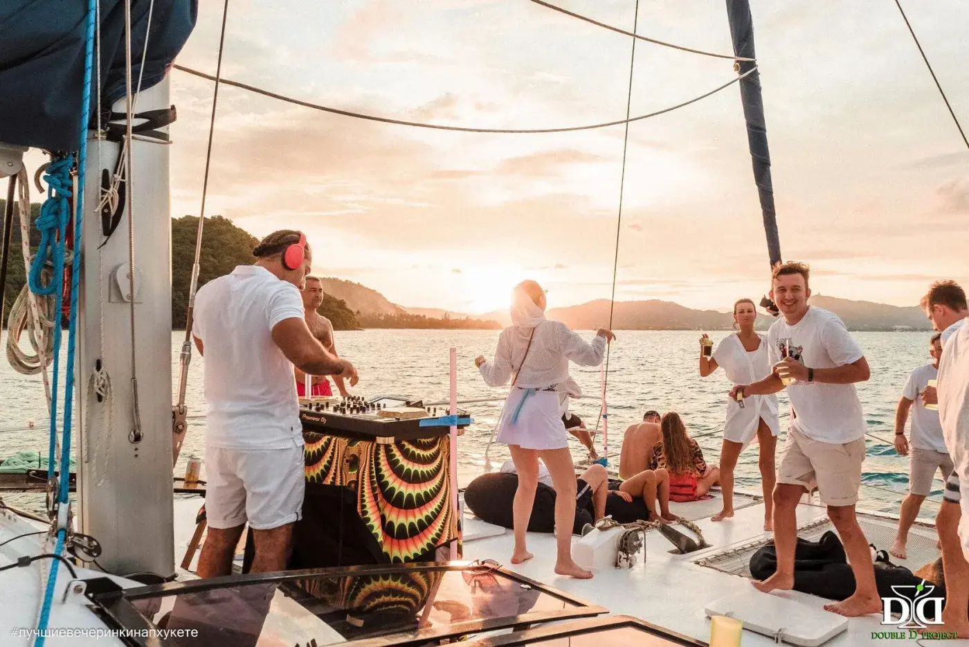 Yacht Party Bohemian — a DJ set on the water — photo 8