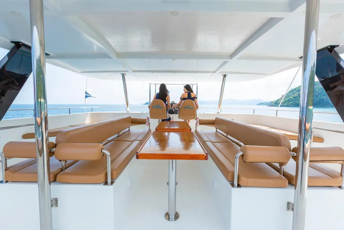 Yacht Y5, Chalong Pier