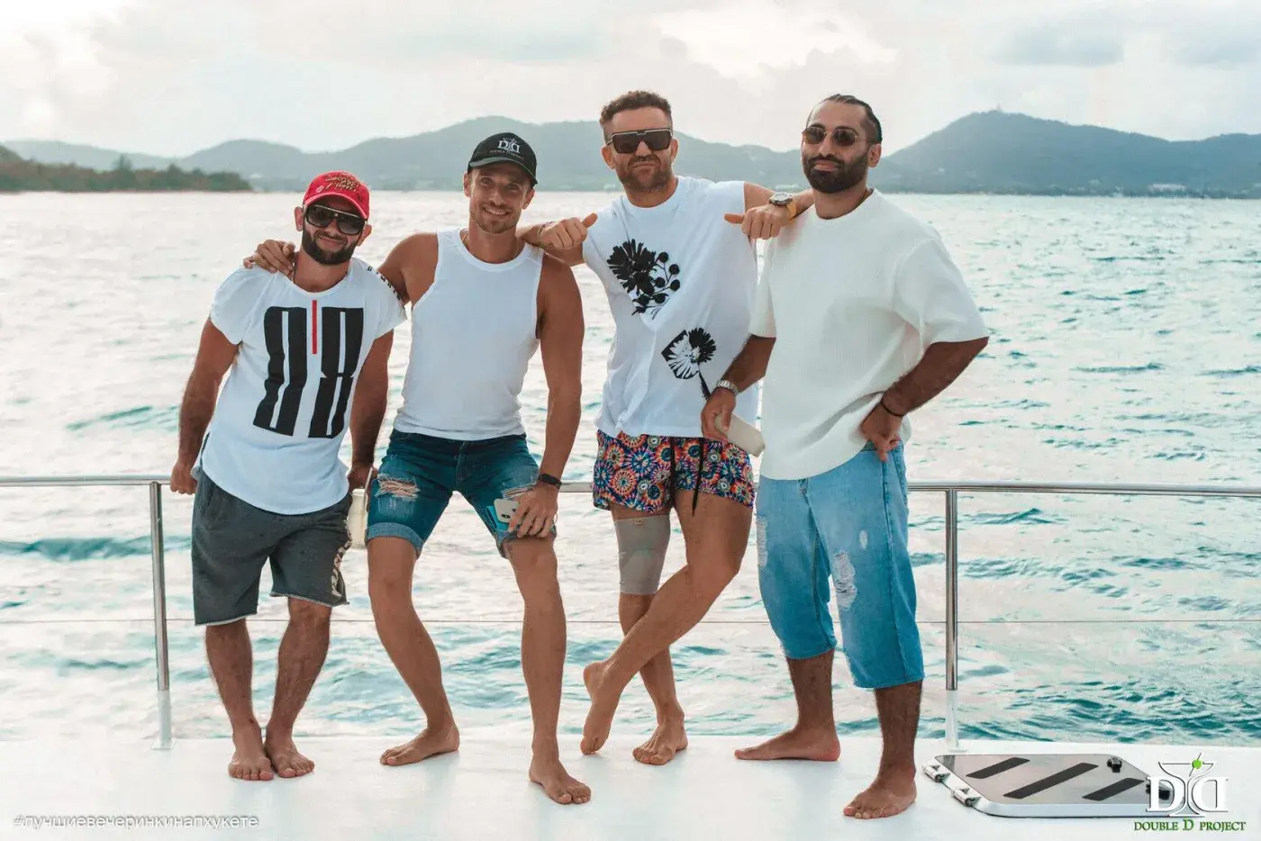 Yacht Party Angelica — a night catamaran party in Phuket — photo 27