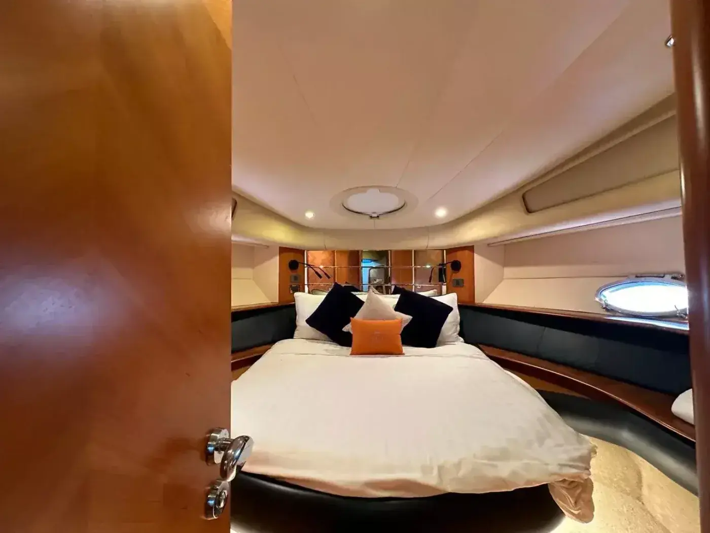 Yacht Y7 А, Ao Po Pier