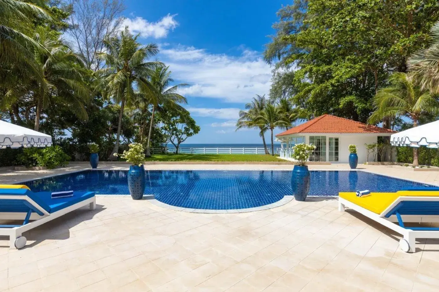Villa N12, Private islands