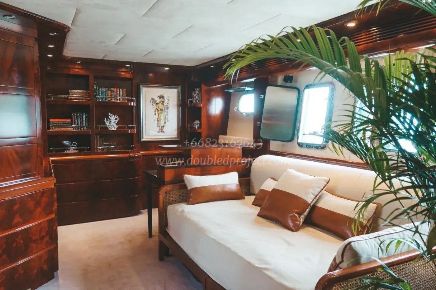 Yacht Y11, Ao Po Pier