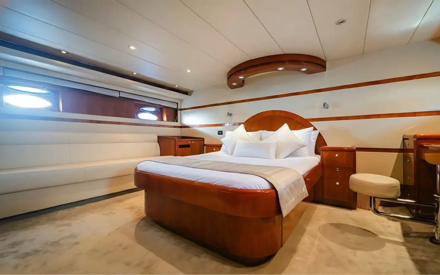 Yacht Y9 Jacuzzi, Ao Po Pier