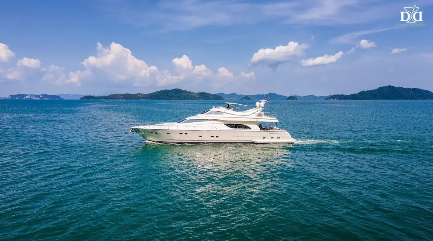 Yacht Y9, Ao Po Pier