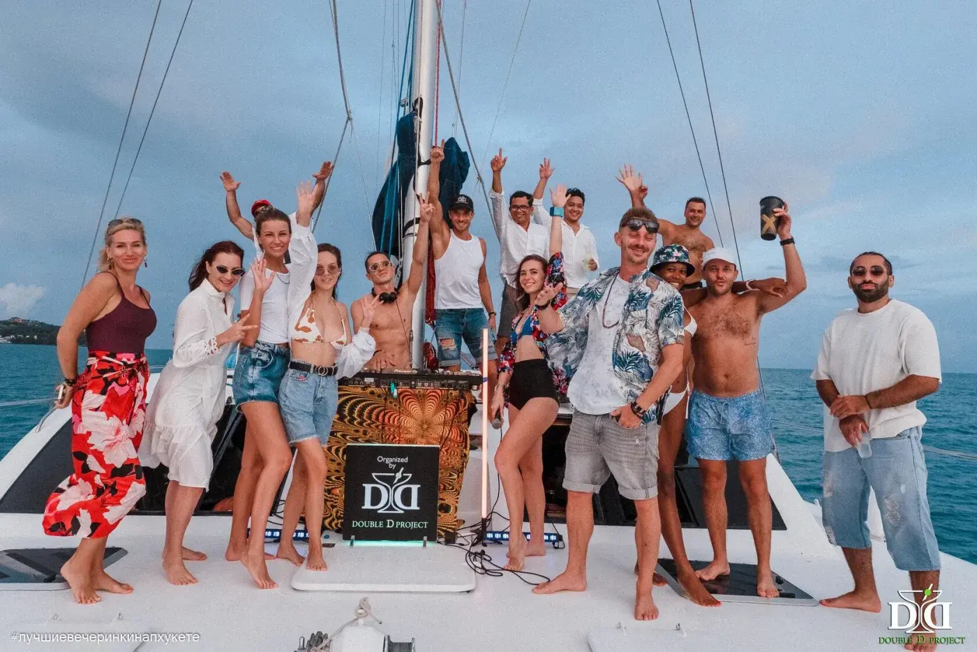 Yacht Party Angelica — a night catamaran party in Phuket — photo 20