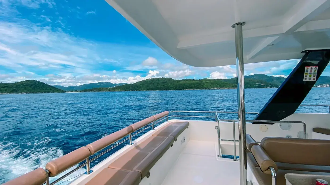 Yacht Y5, Chalong Pier