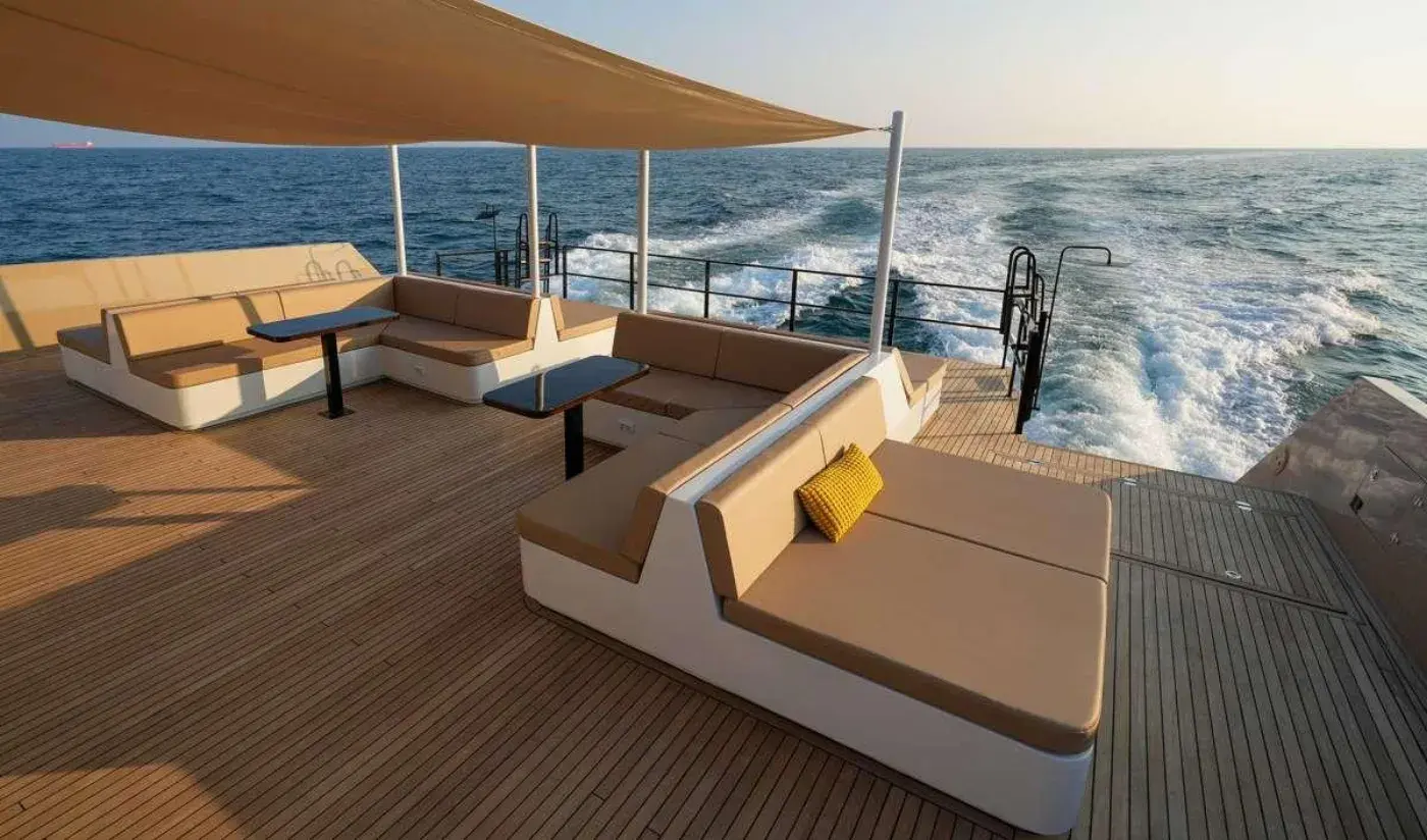 Yacht Y12 P, Ao Po Pier