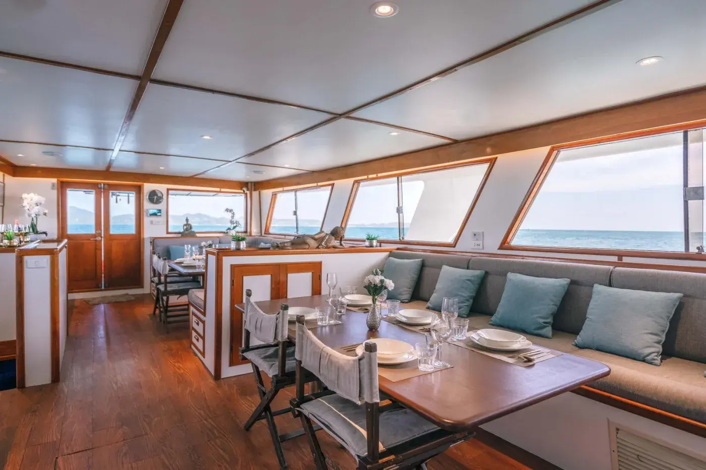 Yacht Y7, Ao Po Pier