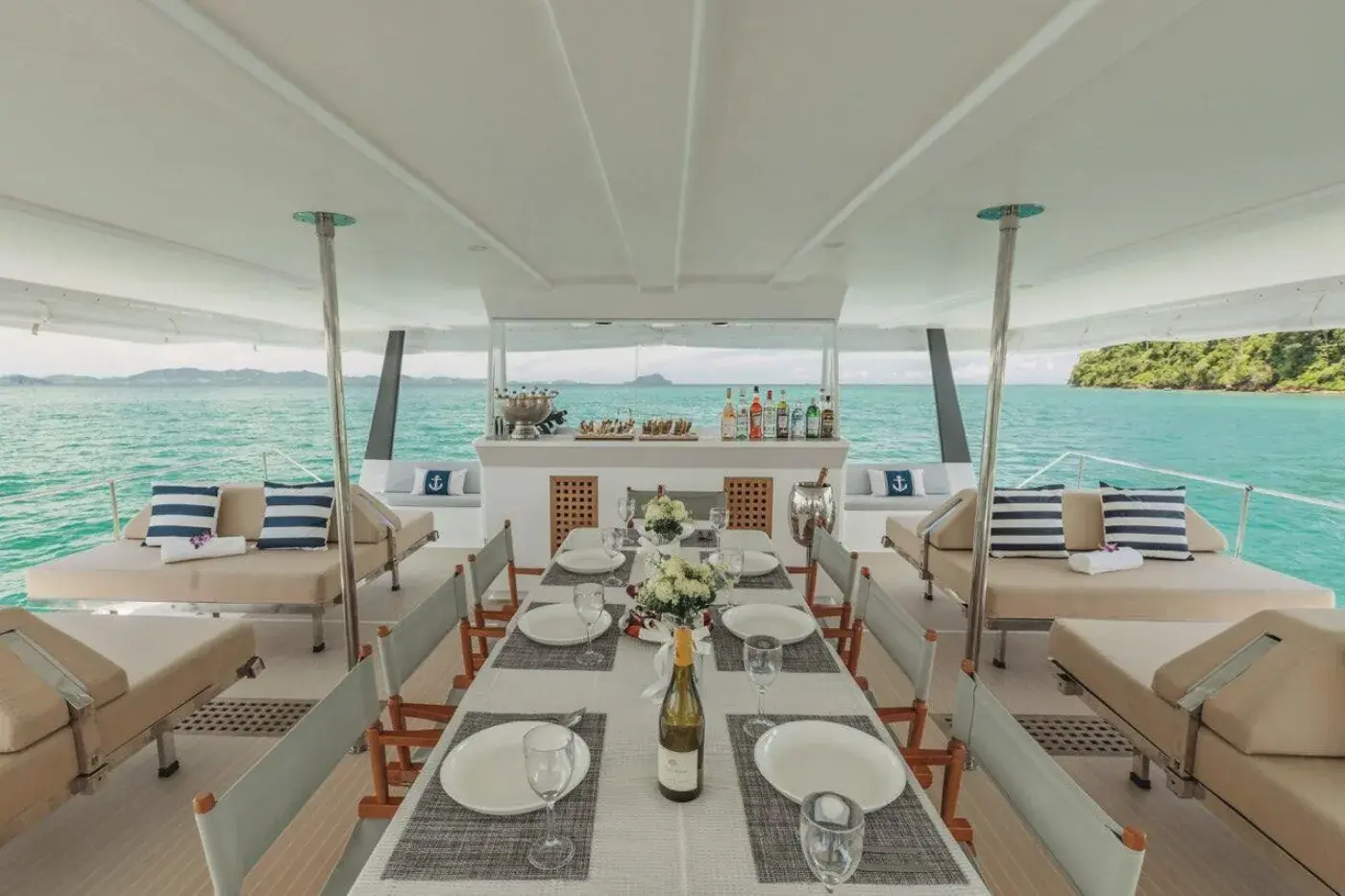 Yacht Y6, Ao Po Pier