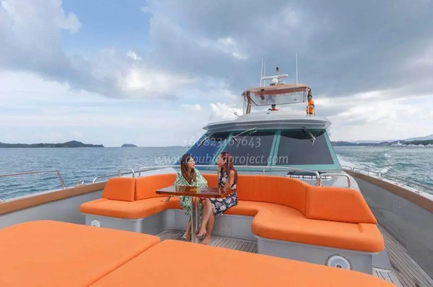 Yacht Y10, Ao Po Pier
