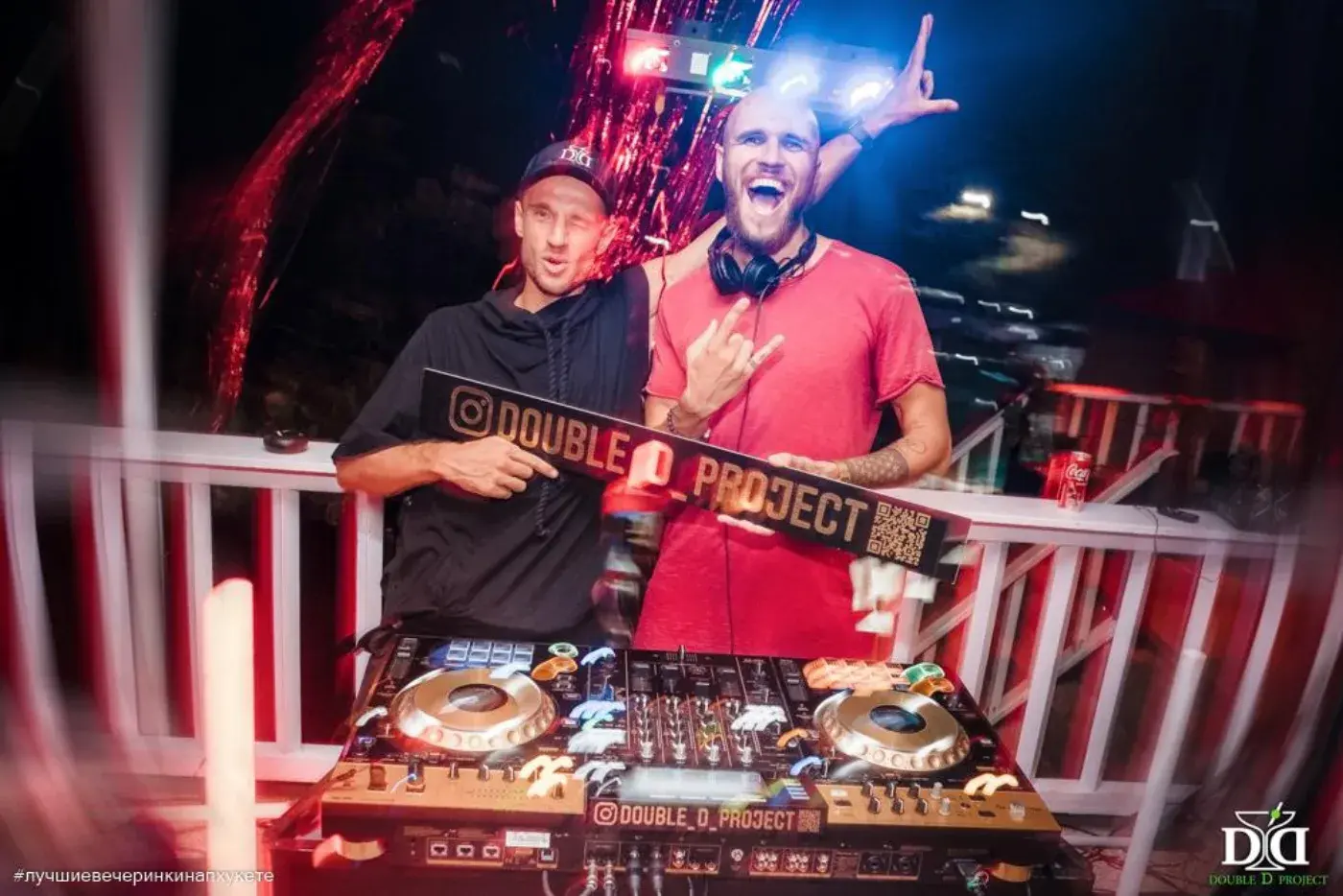 Red Velvet Party — a red dress code party in Phuket — photo 11