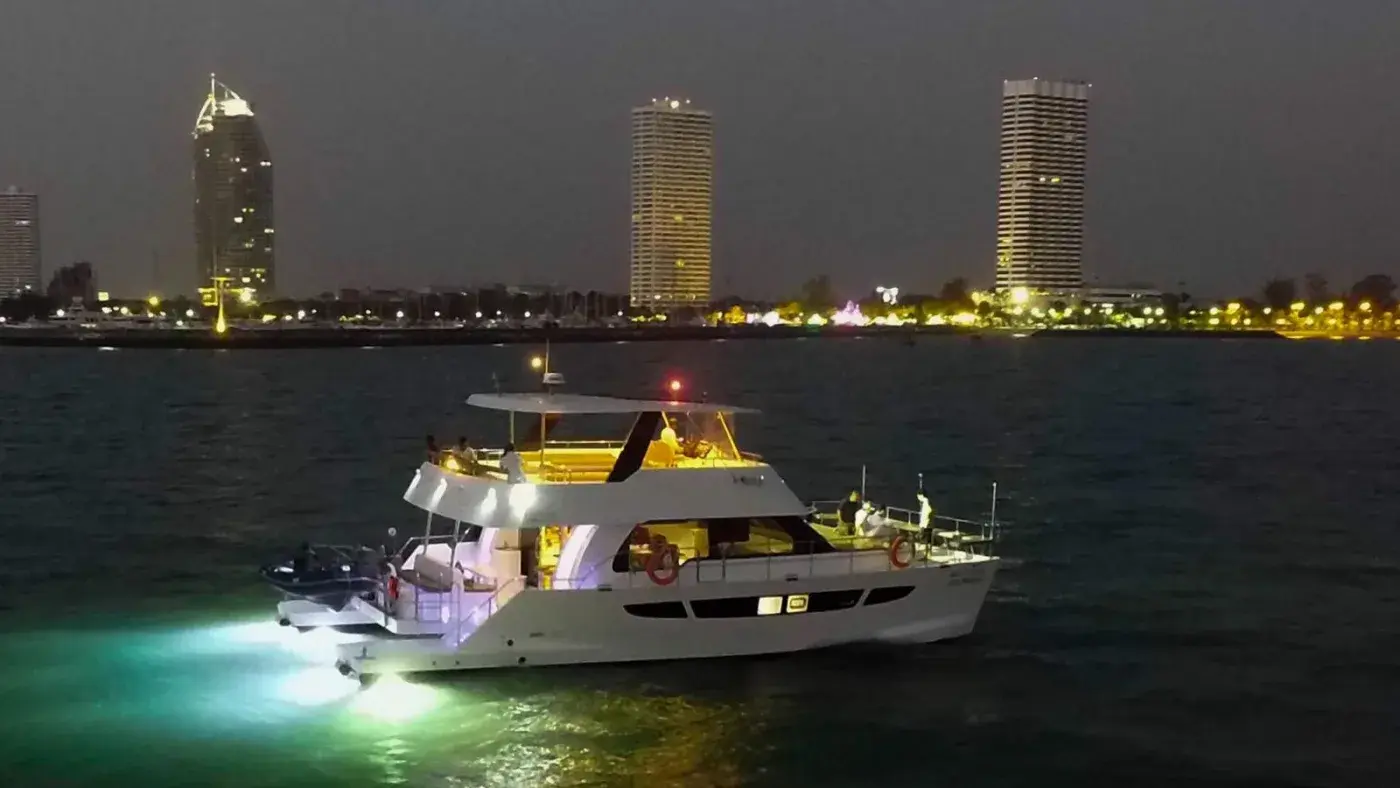 Yacht Y5, Chalong Pier