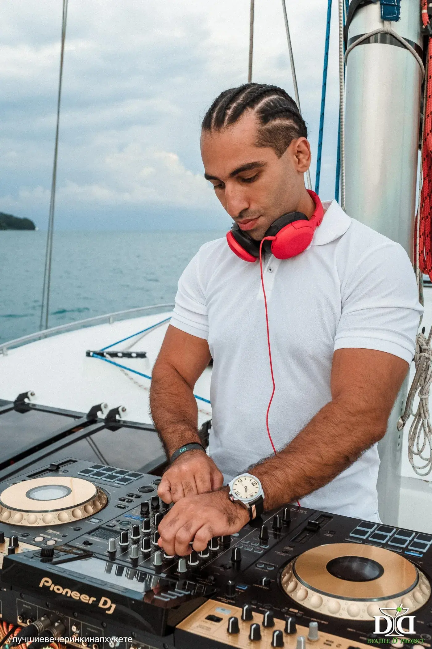 Yacht Party Bohemian — a DJ set on the water — photo 30