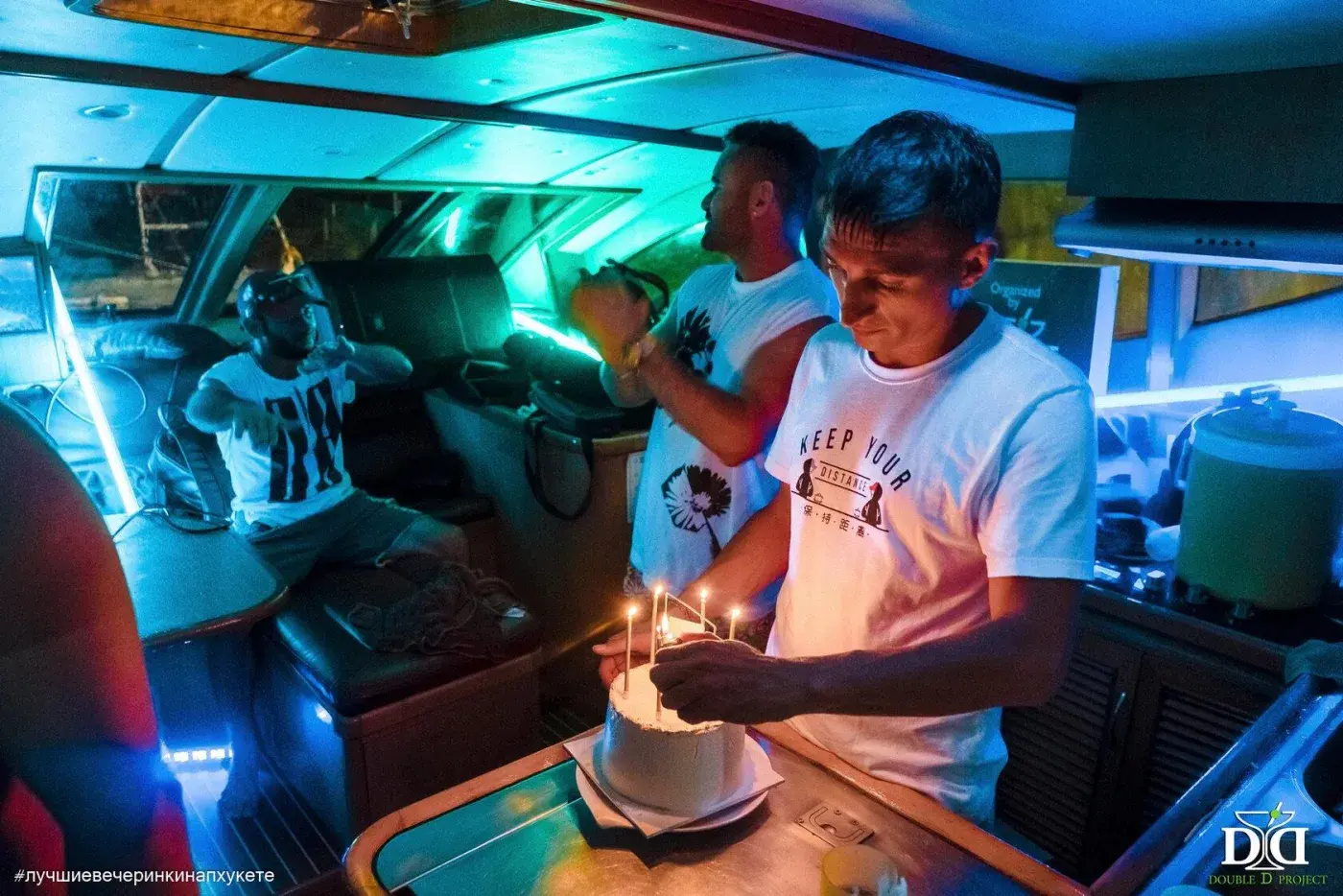 Yacht Party Angelica — a night catamaran party in Phuket — photo 2