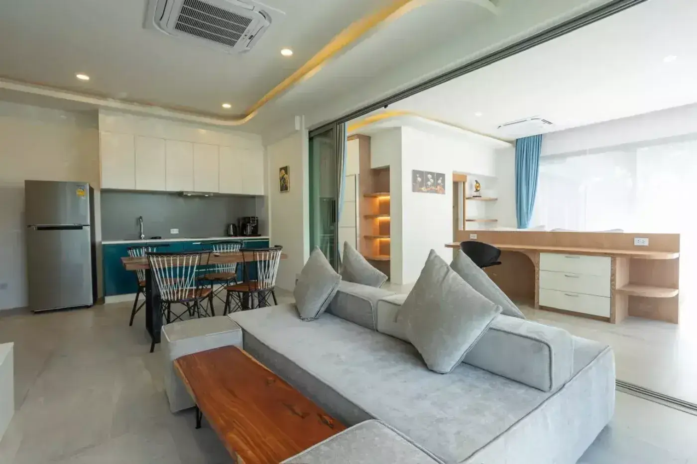 Villa V3 Breeze, Surin