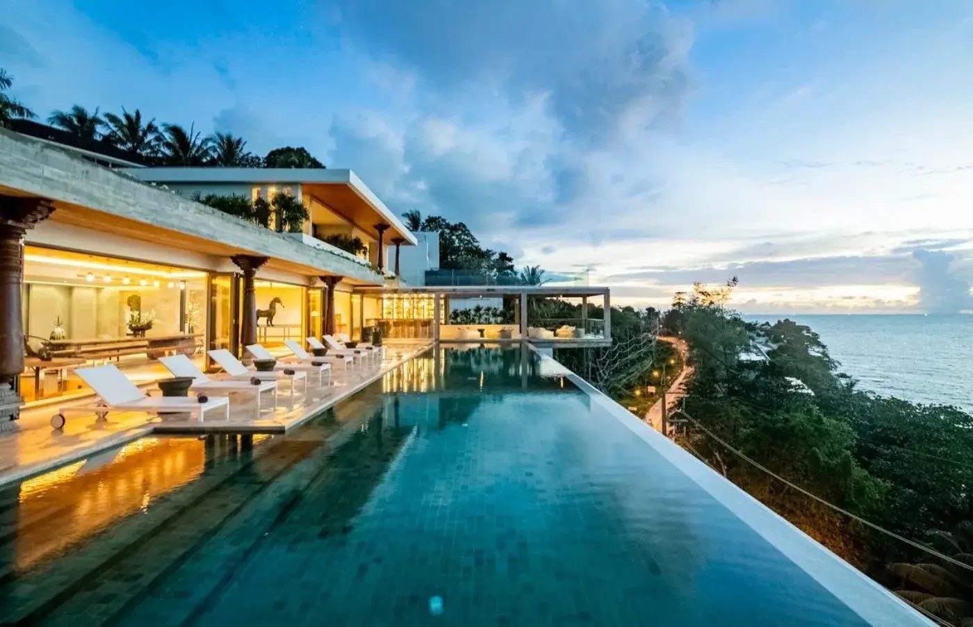 Villa V14, Surin