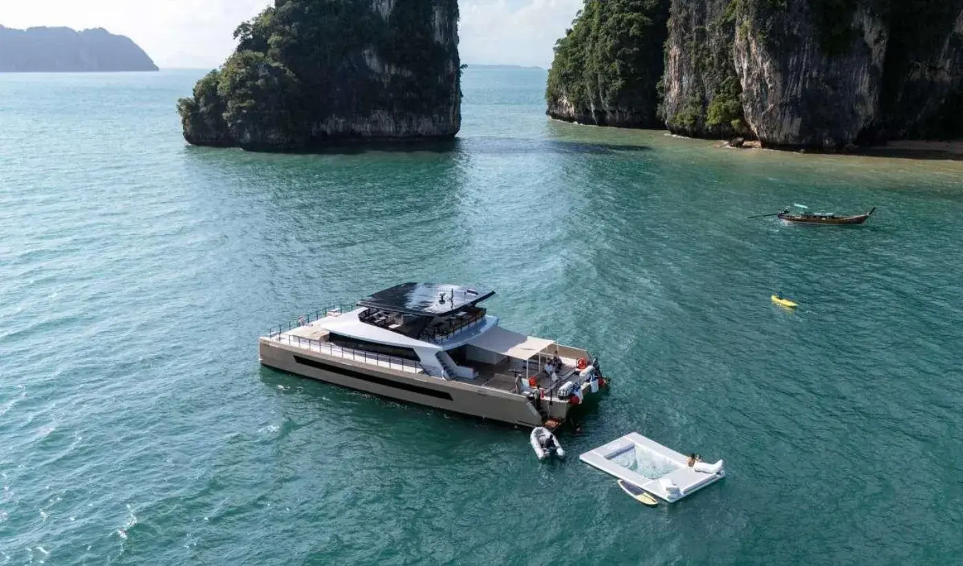 Yacht Y12 P, Ao Po Pier