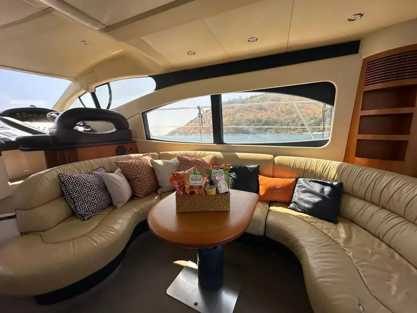 Yacht Y7 А, Ao Po Pier