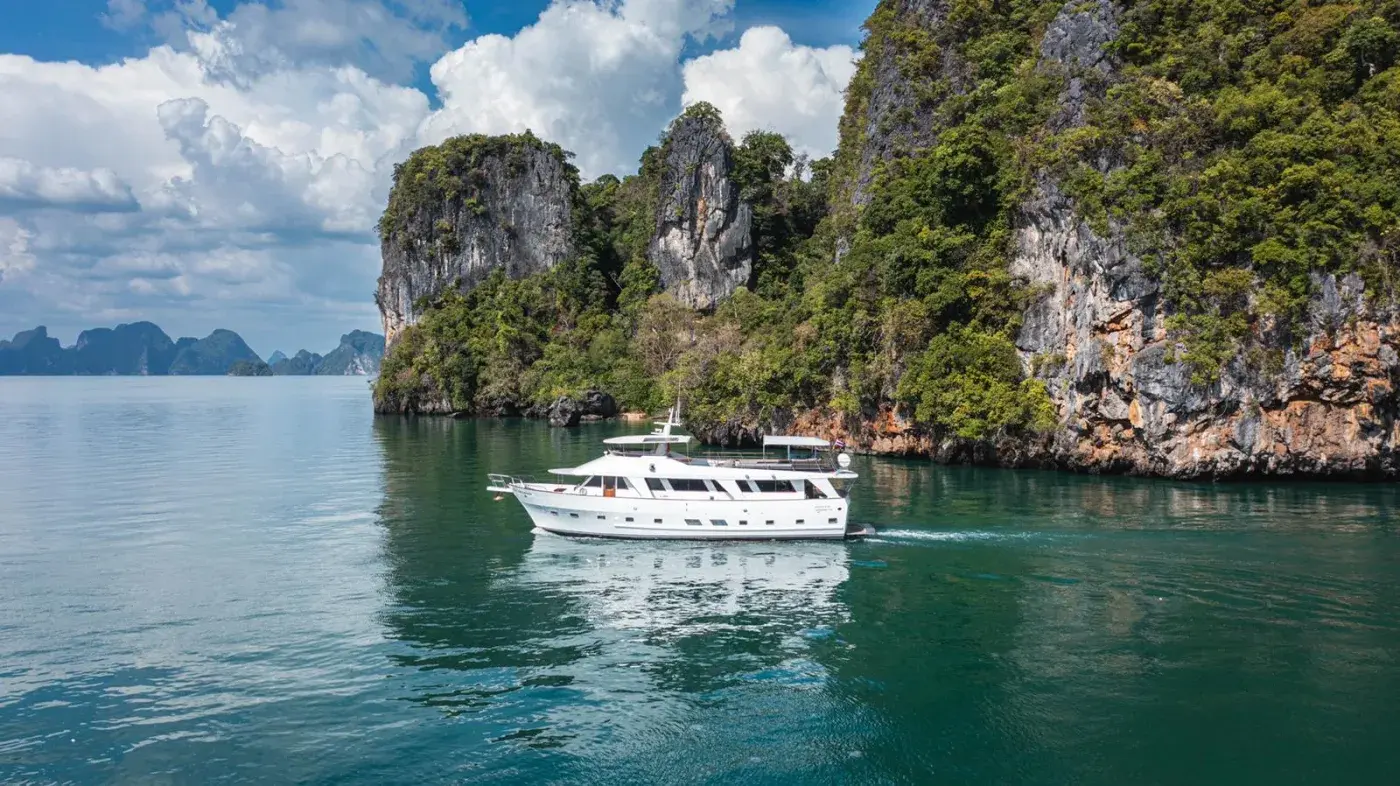 Yacht Y7, Ao Po Pier