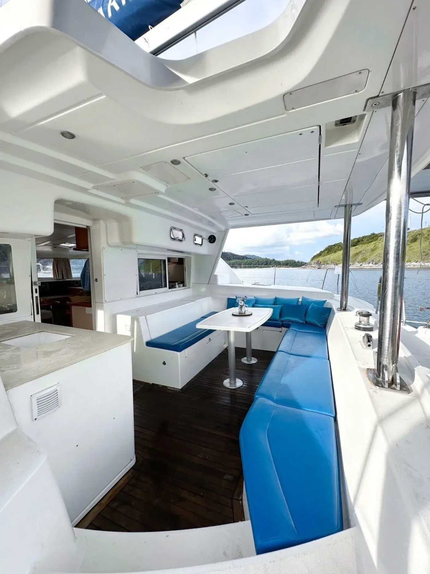 Yacht Y2, Chalong Pier