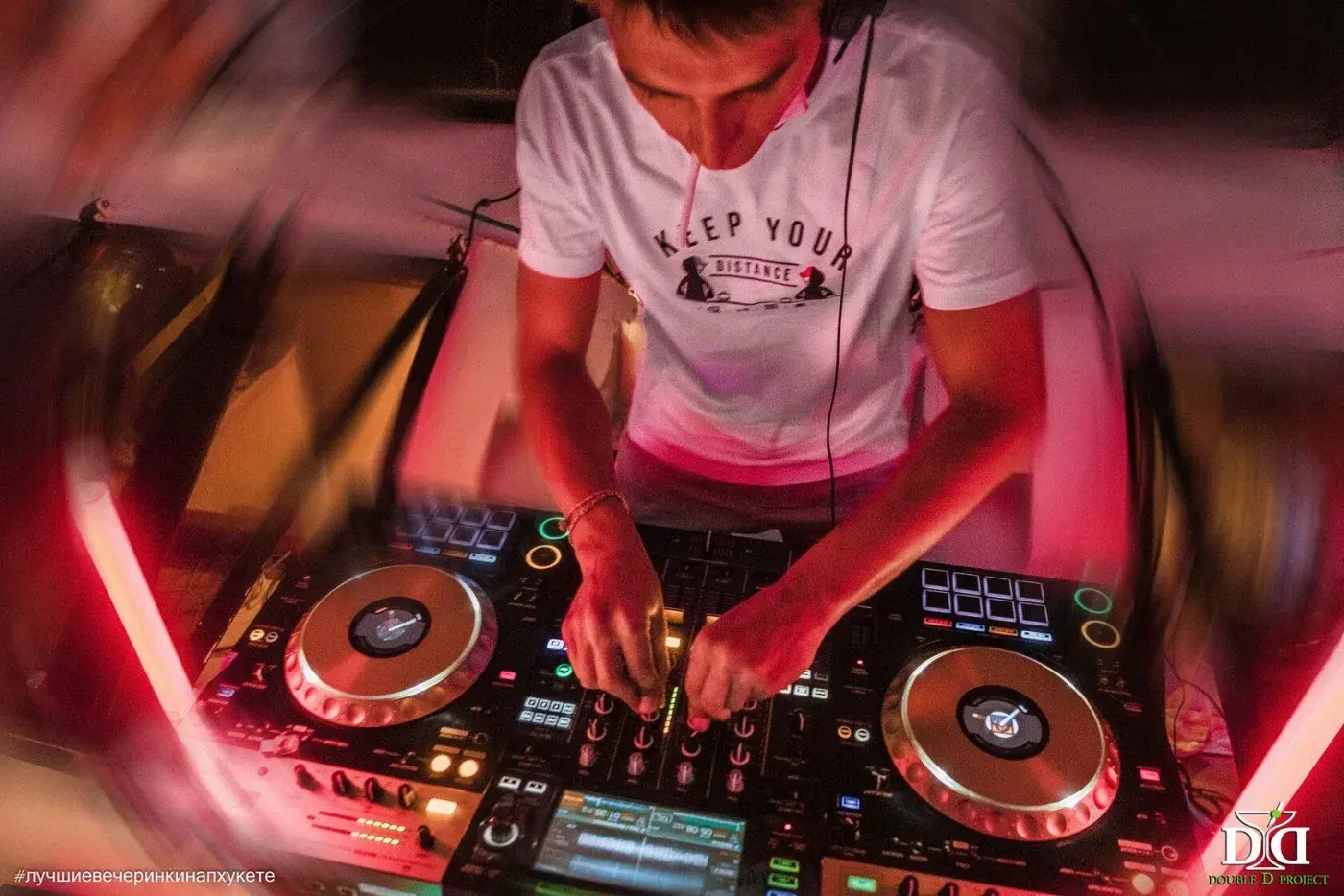 Yacht Party Bohemian — a DJ set on the water — photo 2