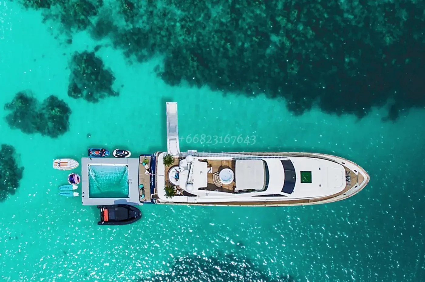 Yacht Y11, Ao Po Pier
