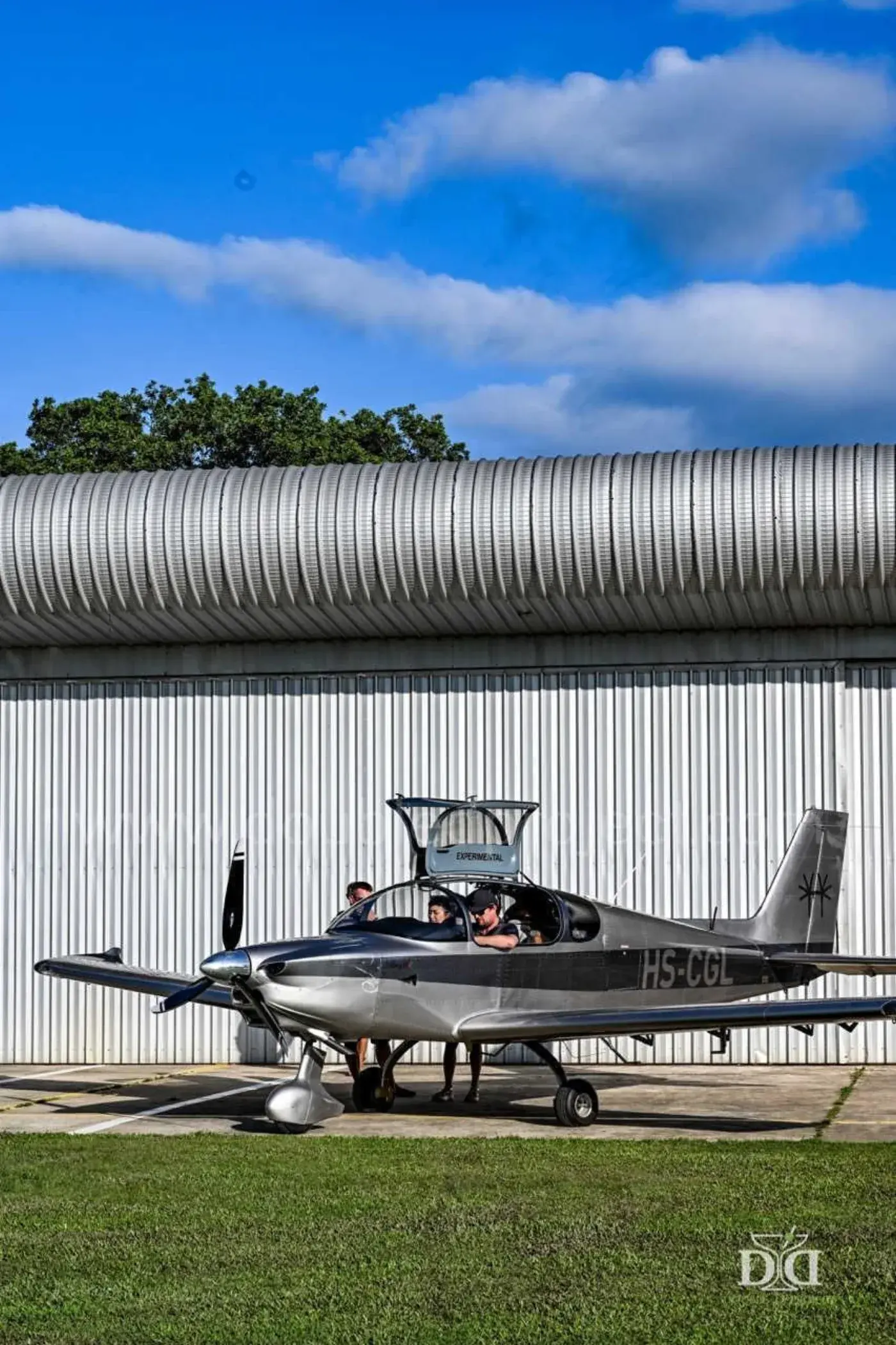 Airfield Party — photo 10