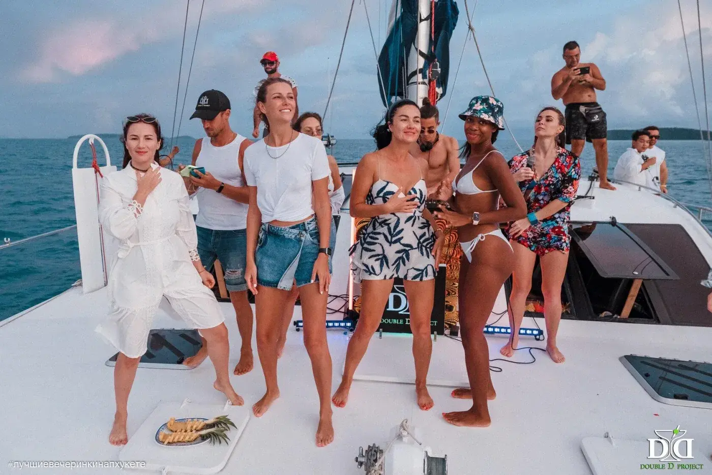Yacht Party Angelica — a night catamaran party in Phuket — photo 18