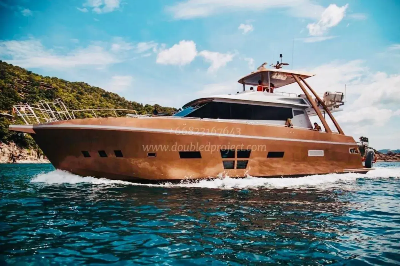 Yacht Y10, Ao Po Pier