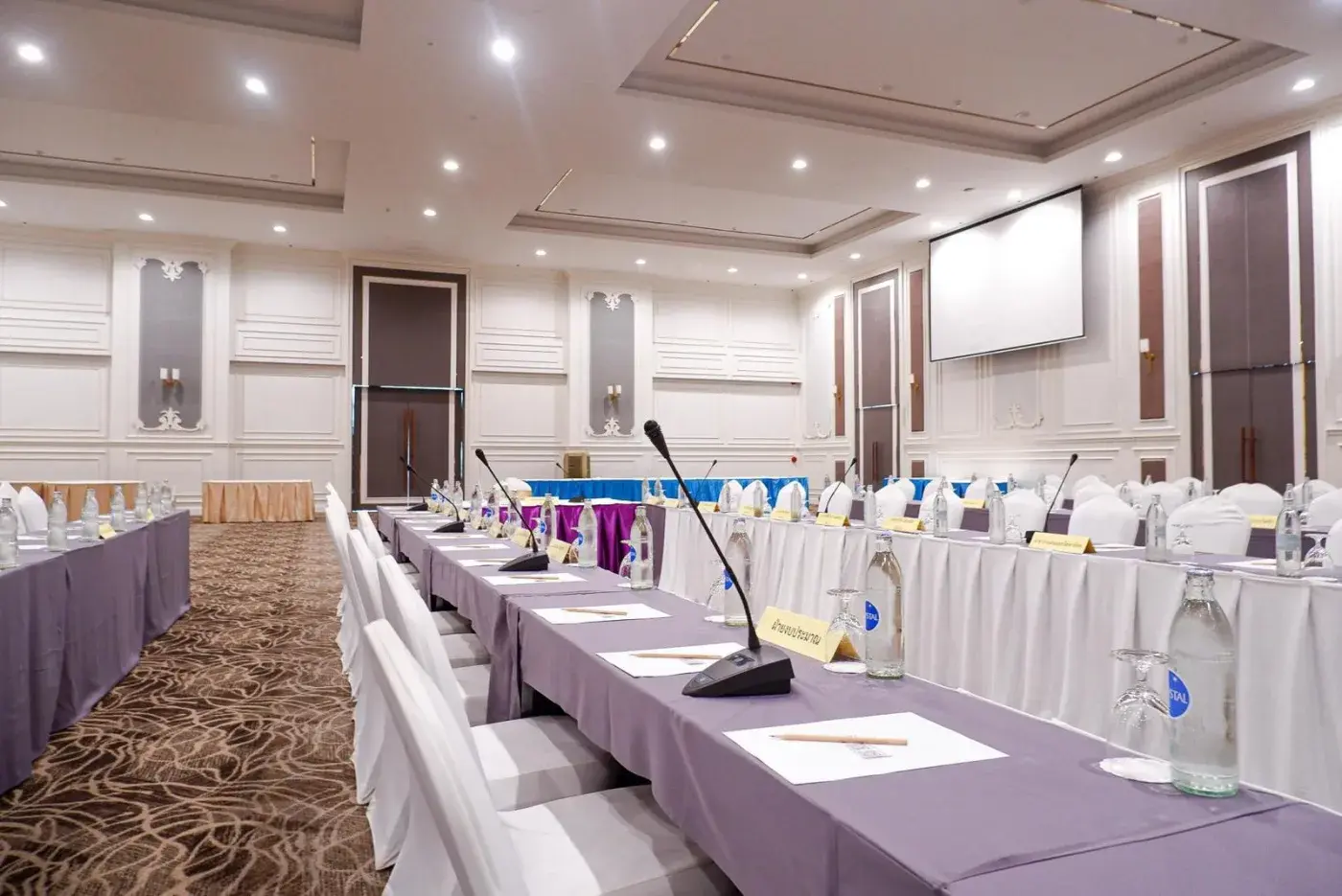 Hotel R8, Phuket Town