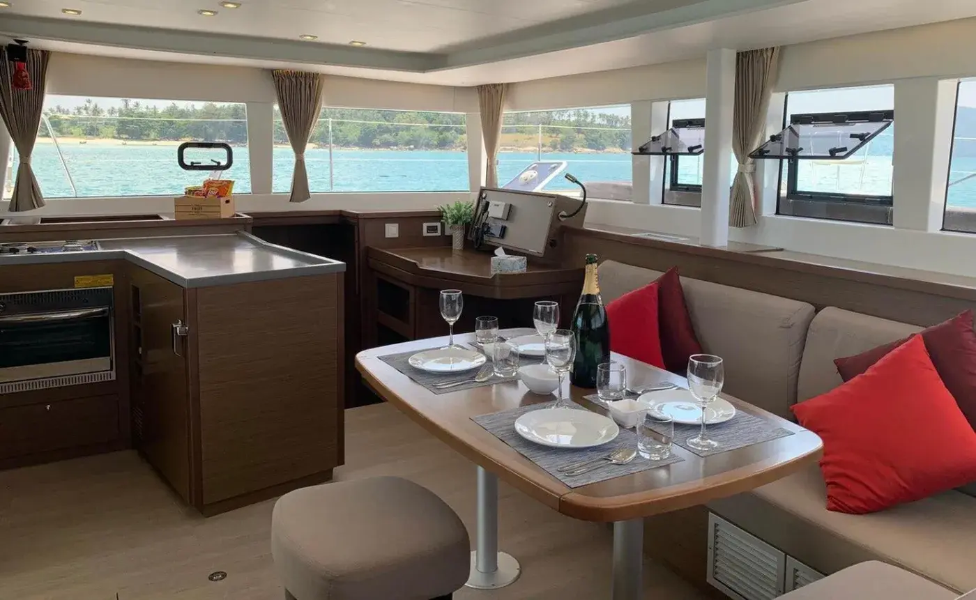 Yacht Y3, Chalong Pier