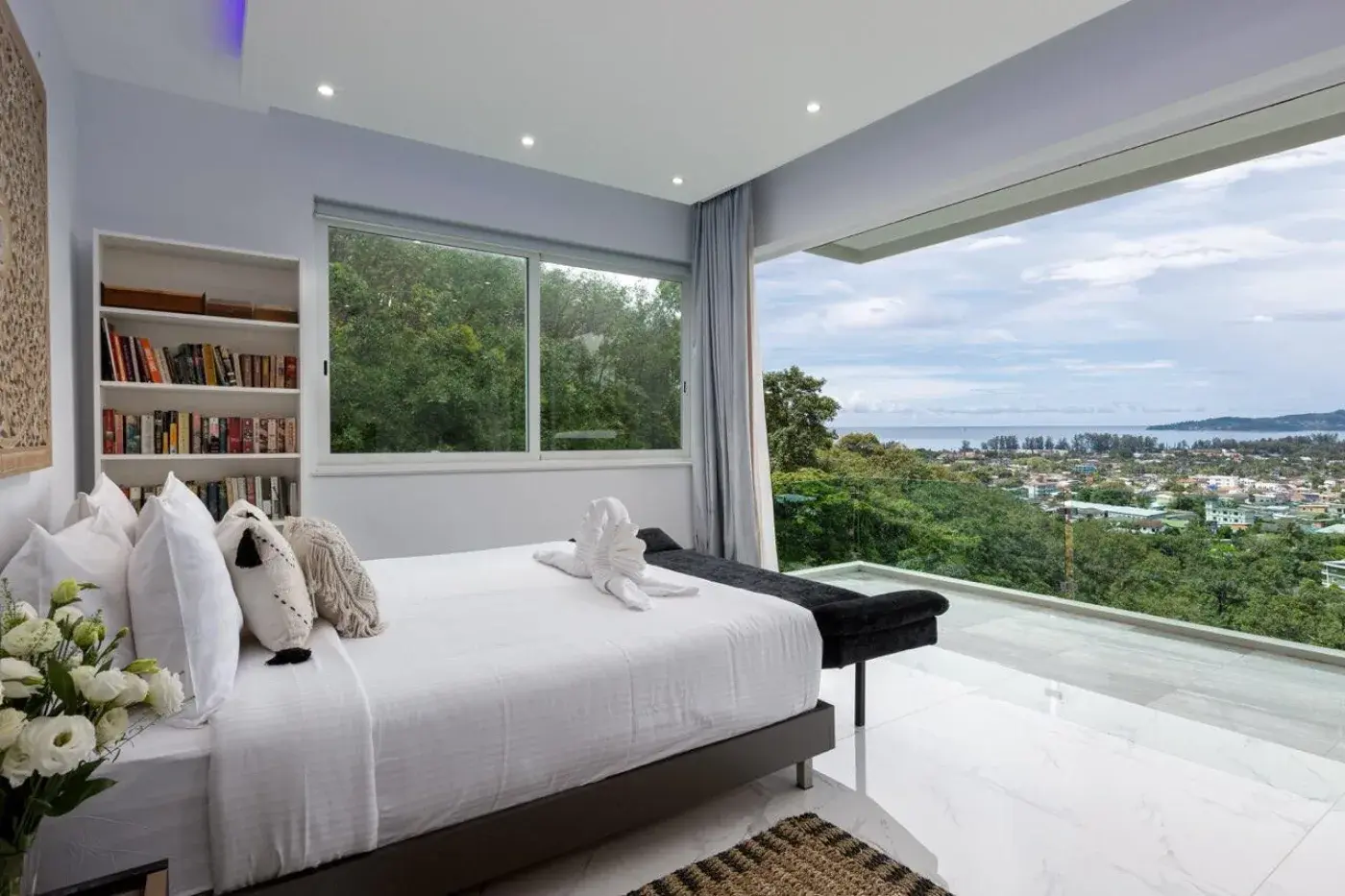 Villa V3 Siam, Surin