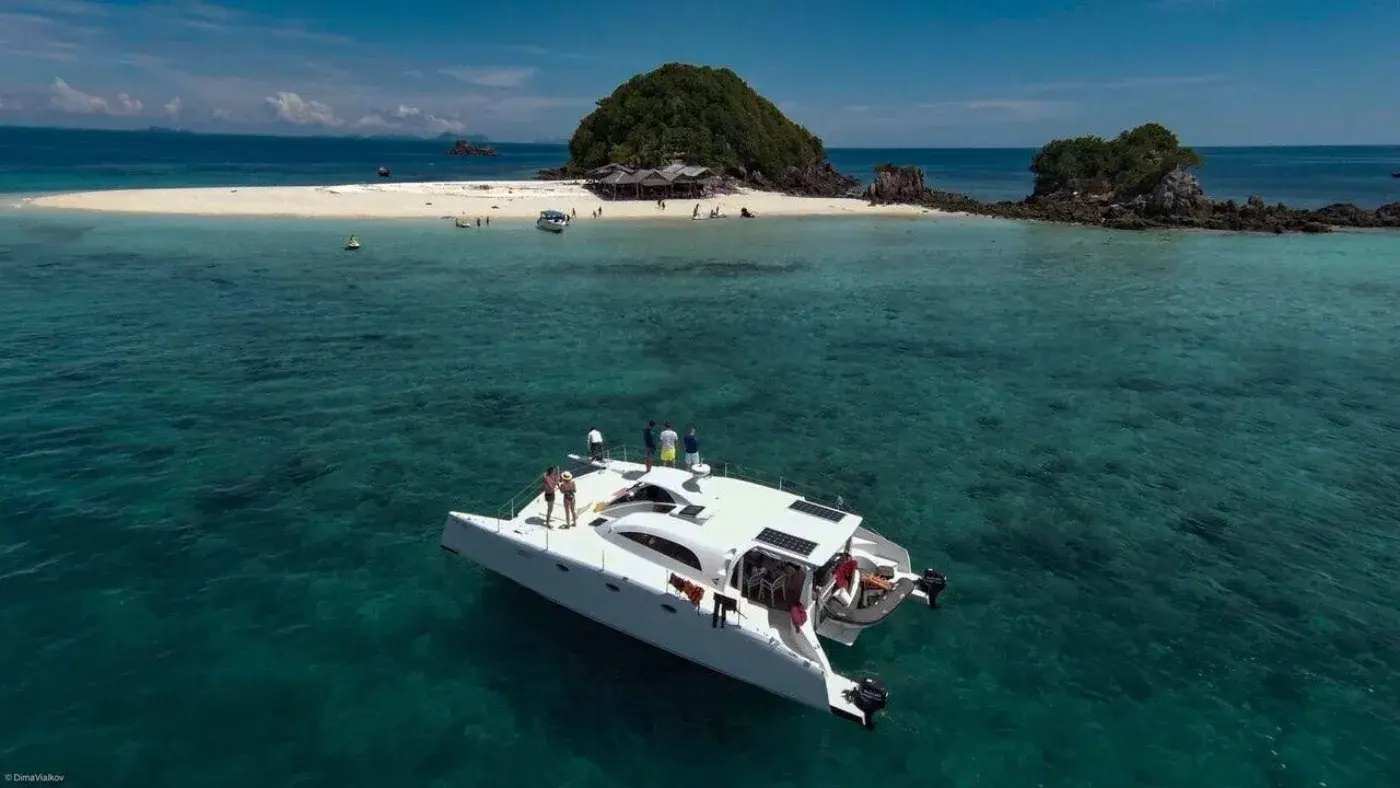 Yacht Y0, Chalong Pier