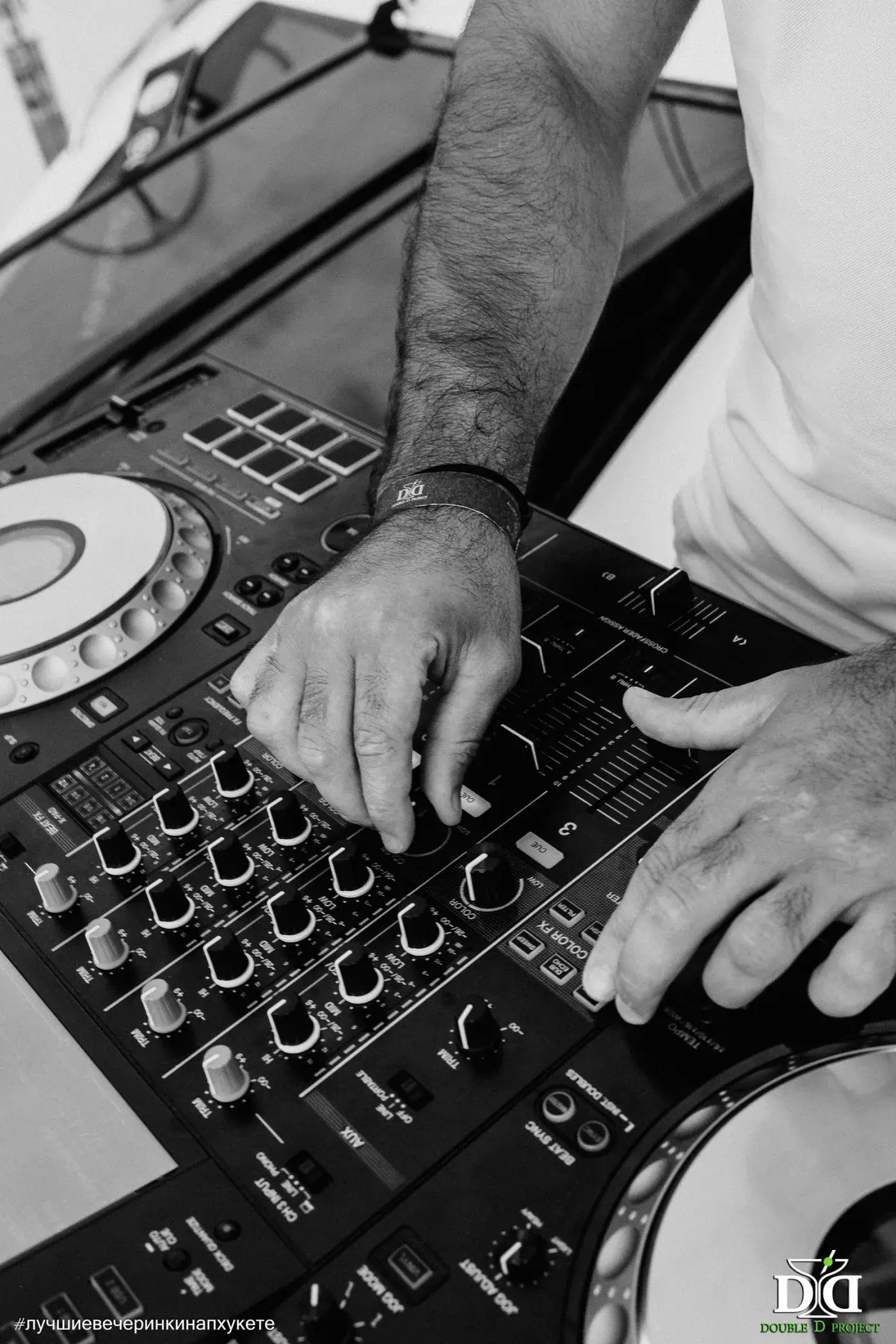 Yacht Party Bohemian — a DJ set on the water — photo 24
