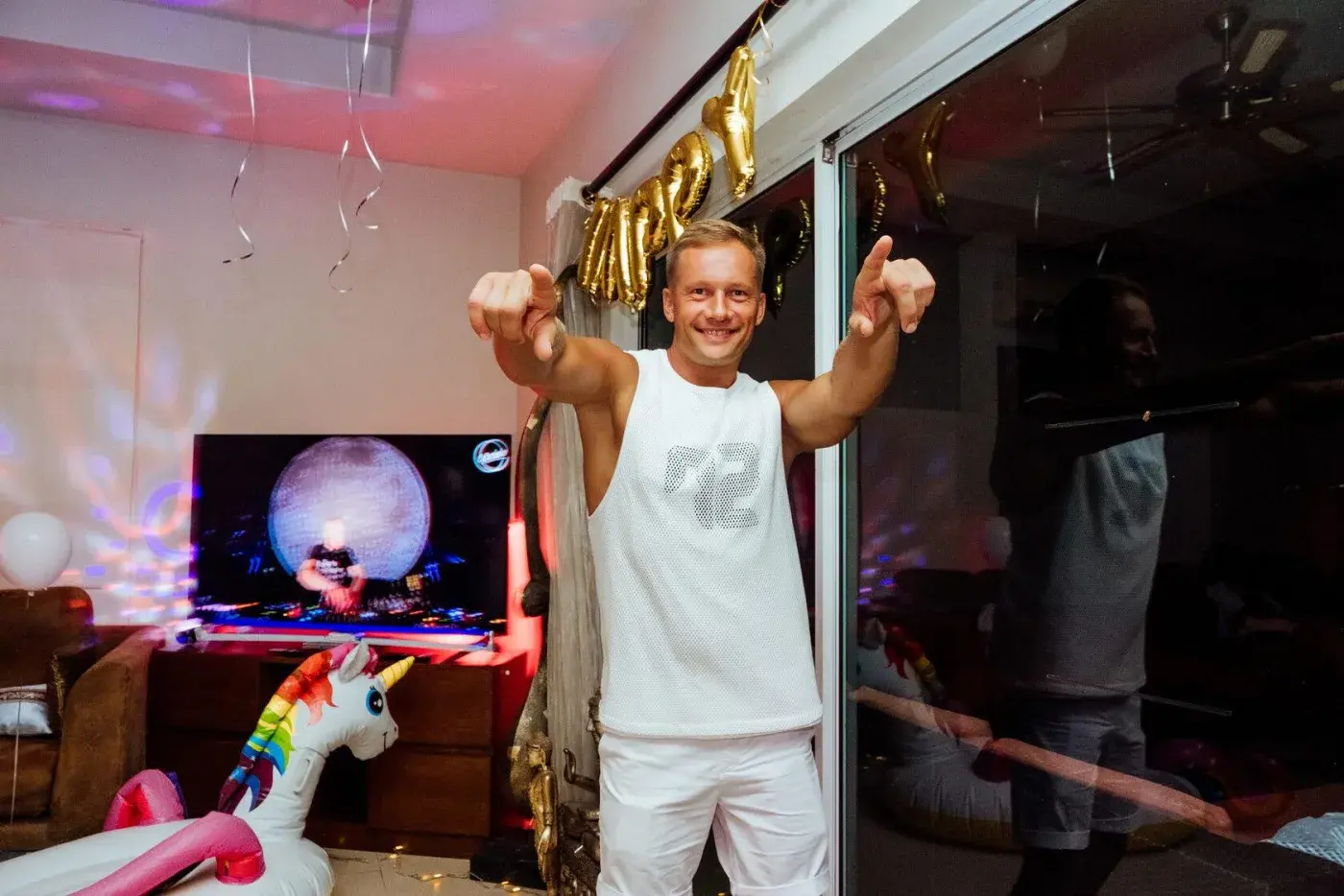White Party — a birthday at a private villa in Phuket — photo 6