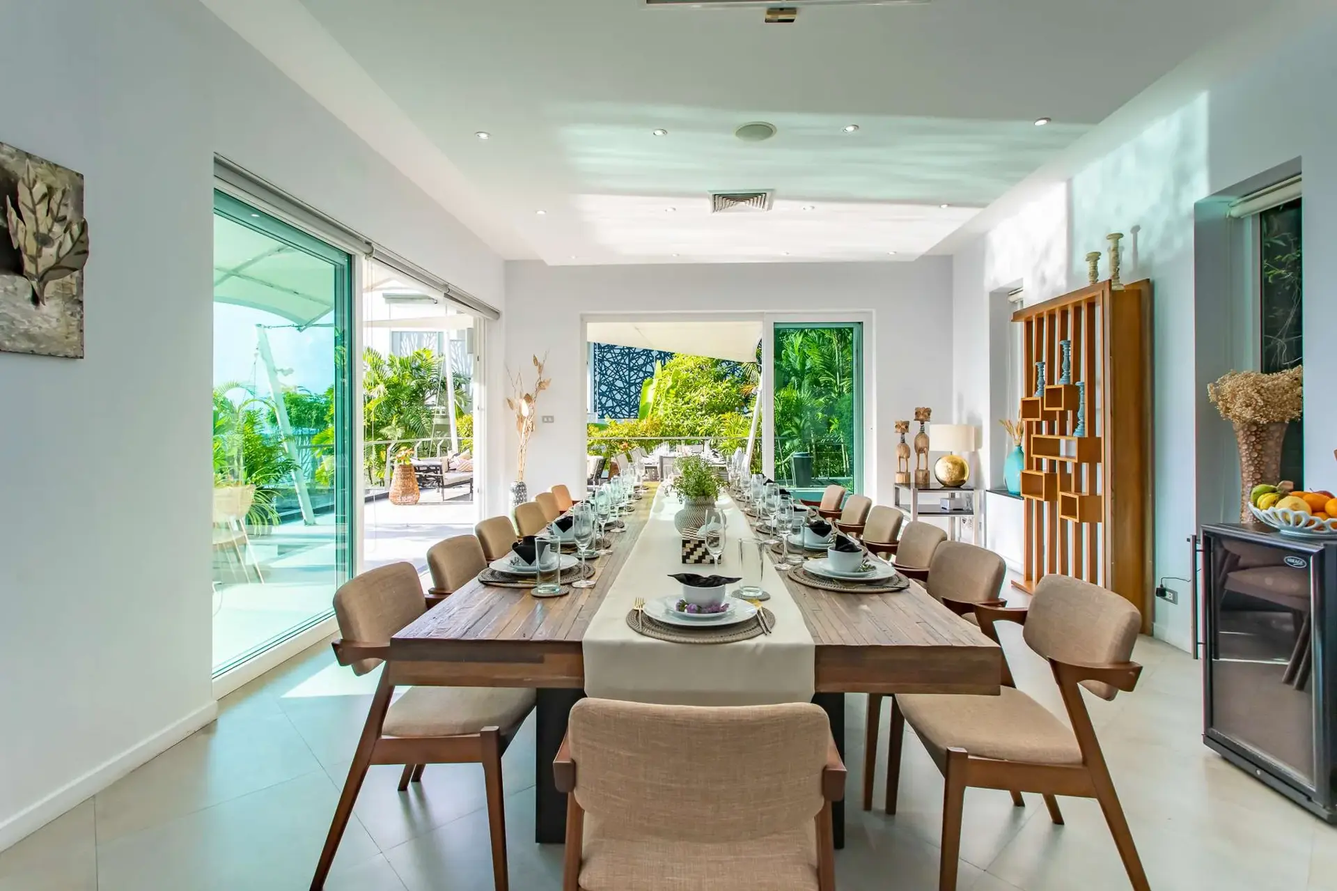 Villa V7 N, Surin