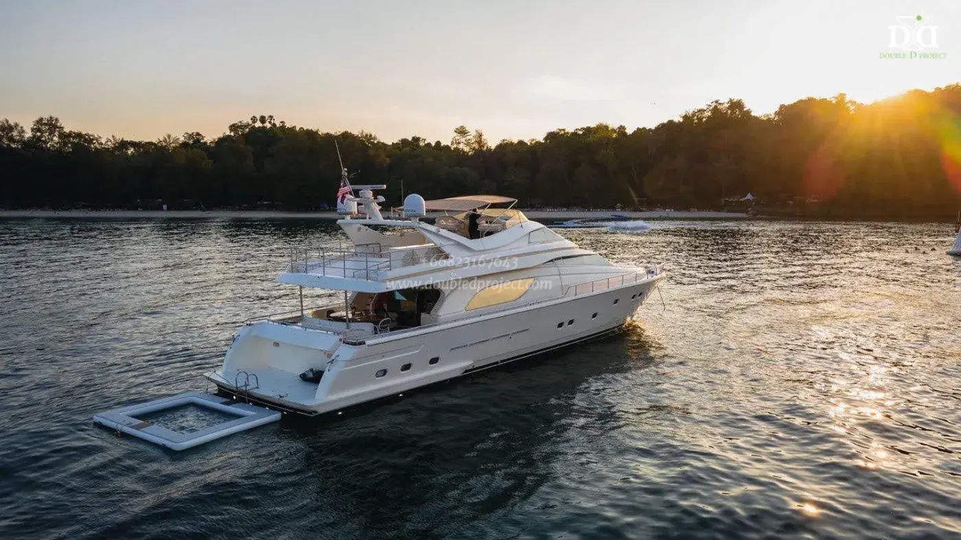 Yacht Y9, Ao Po Pier
