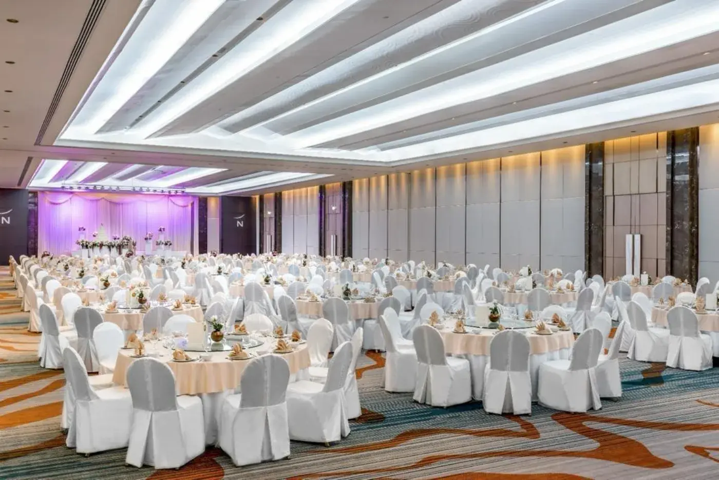 Hotel R7, Phuket Town