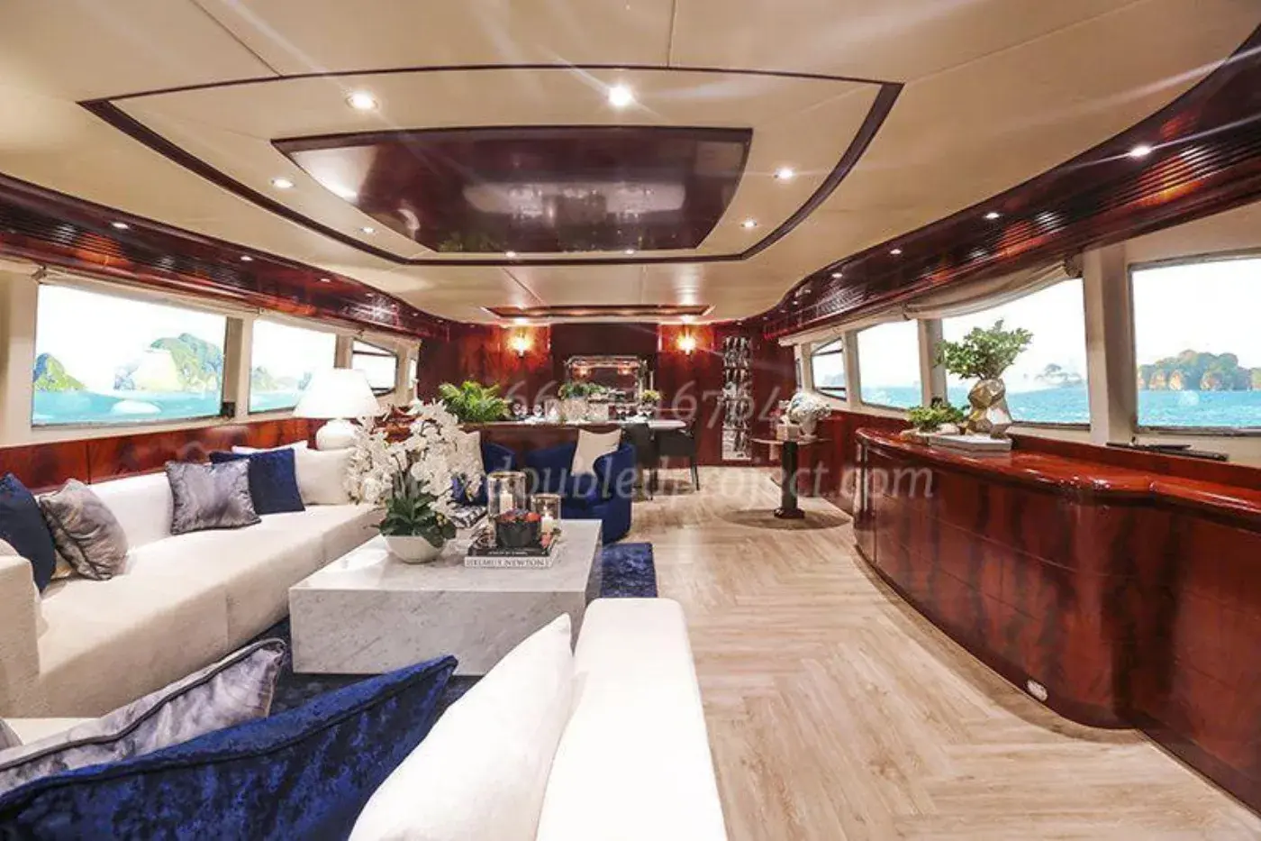 Yacht Y11, Ao Po Pier