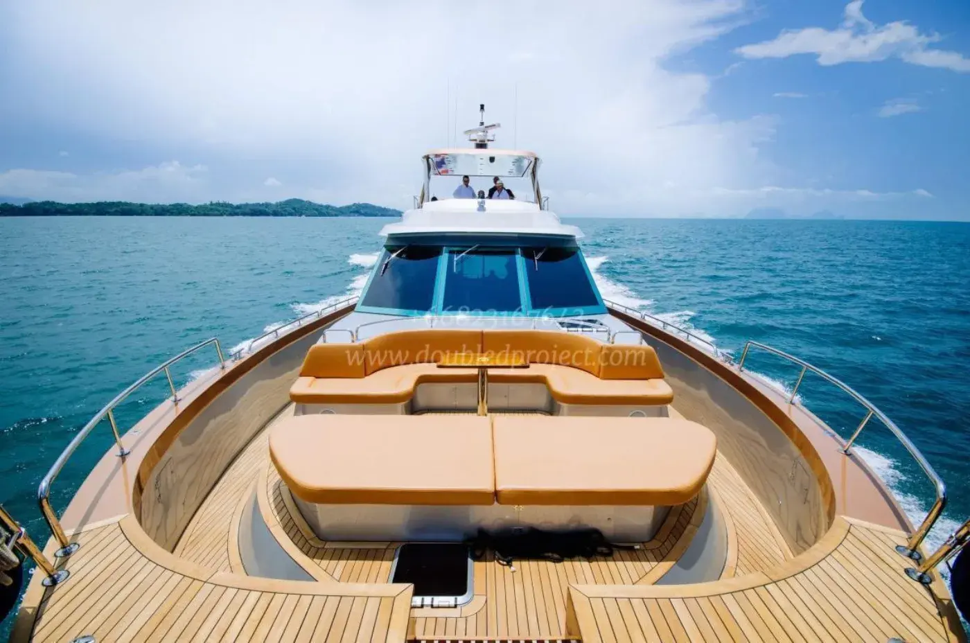 Yacht Y10, Ao Po Pier