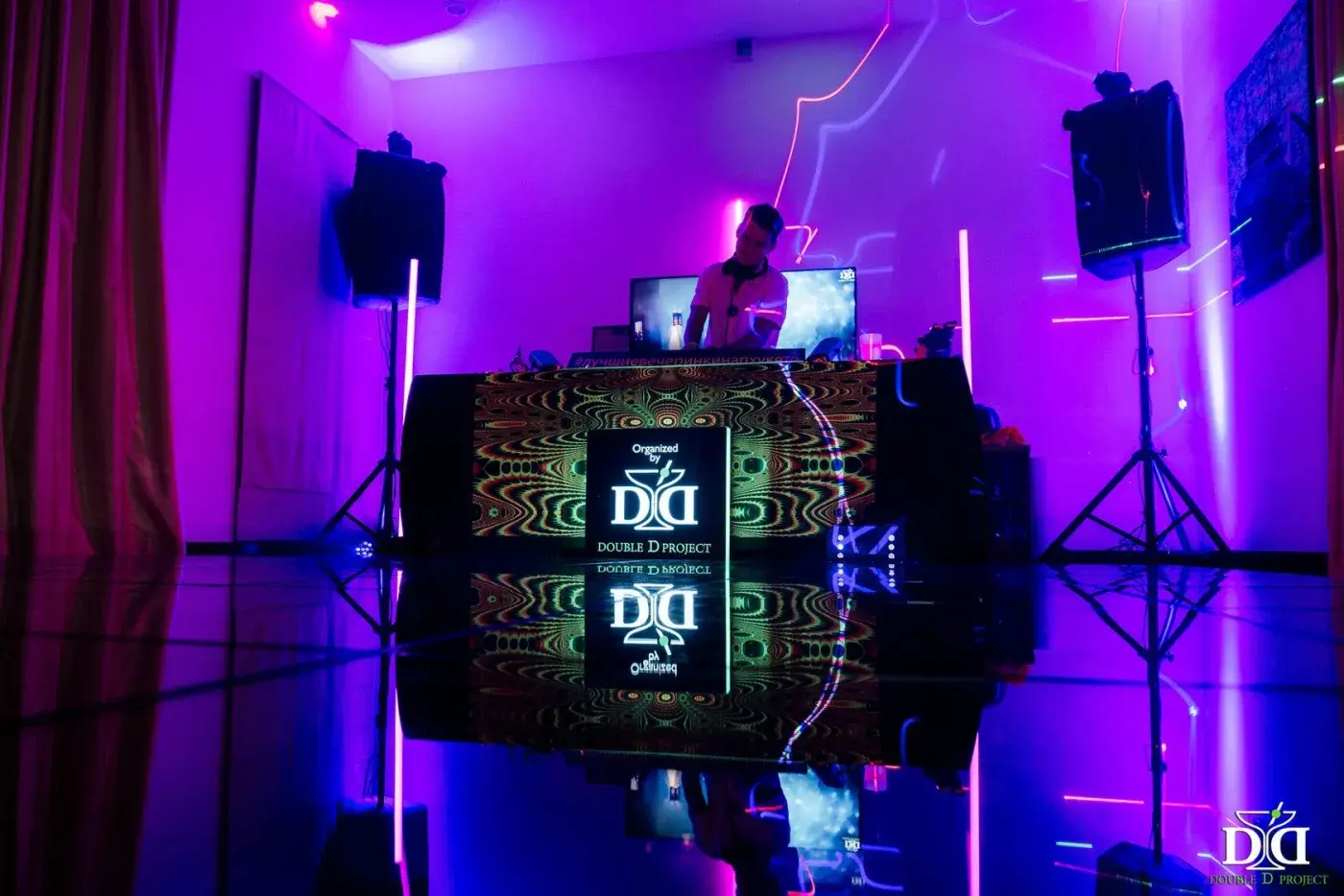 Purple Party——普吉岛的紫色霓虹派对 — 照片 1