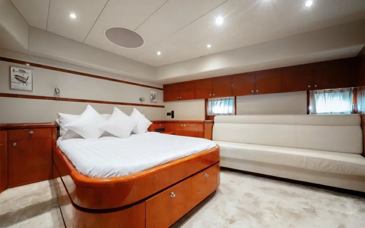 Yacht Y9 Jacuzzi, Ao Po Pier