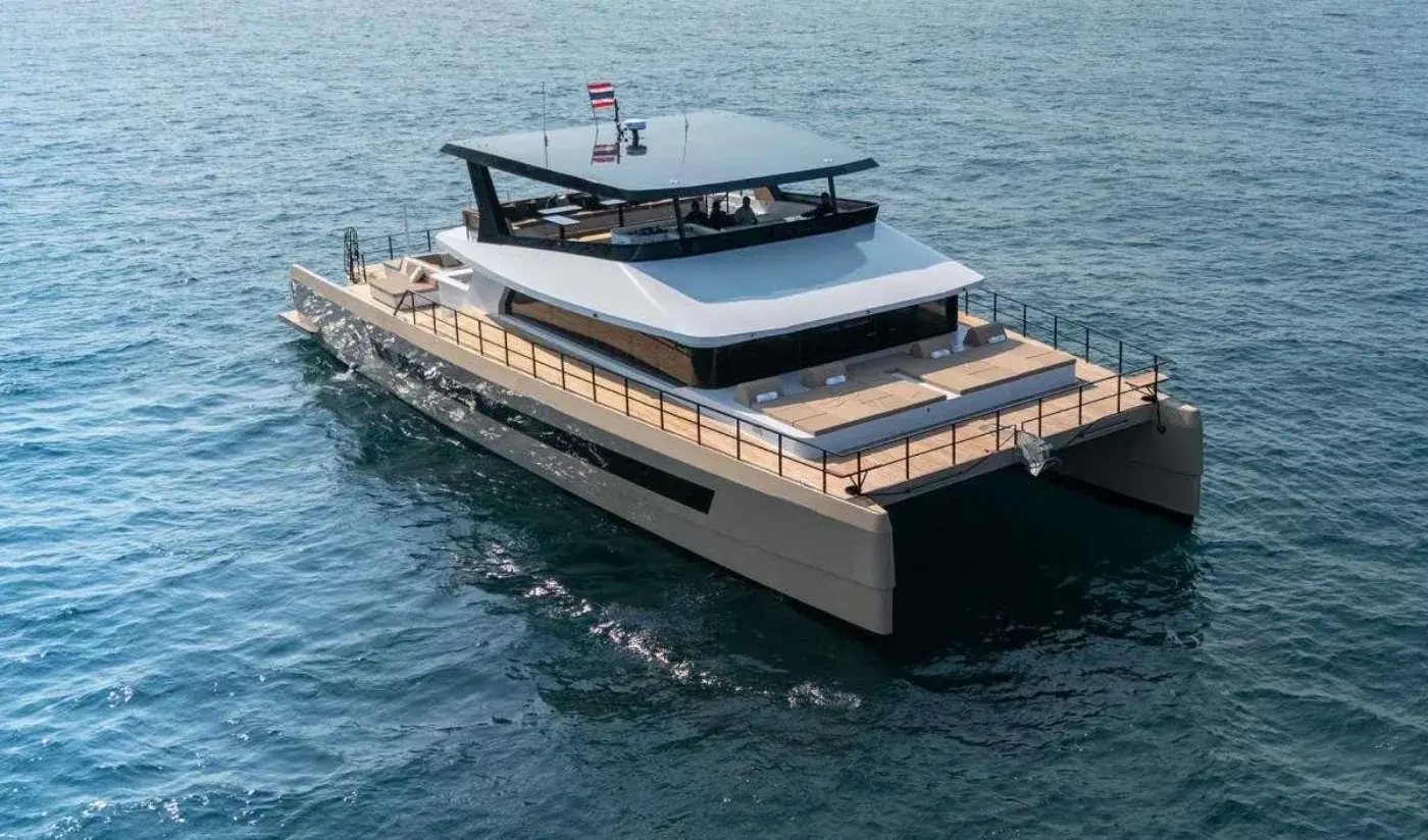 Yacht Y12 P, Ao Po Pier